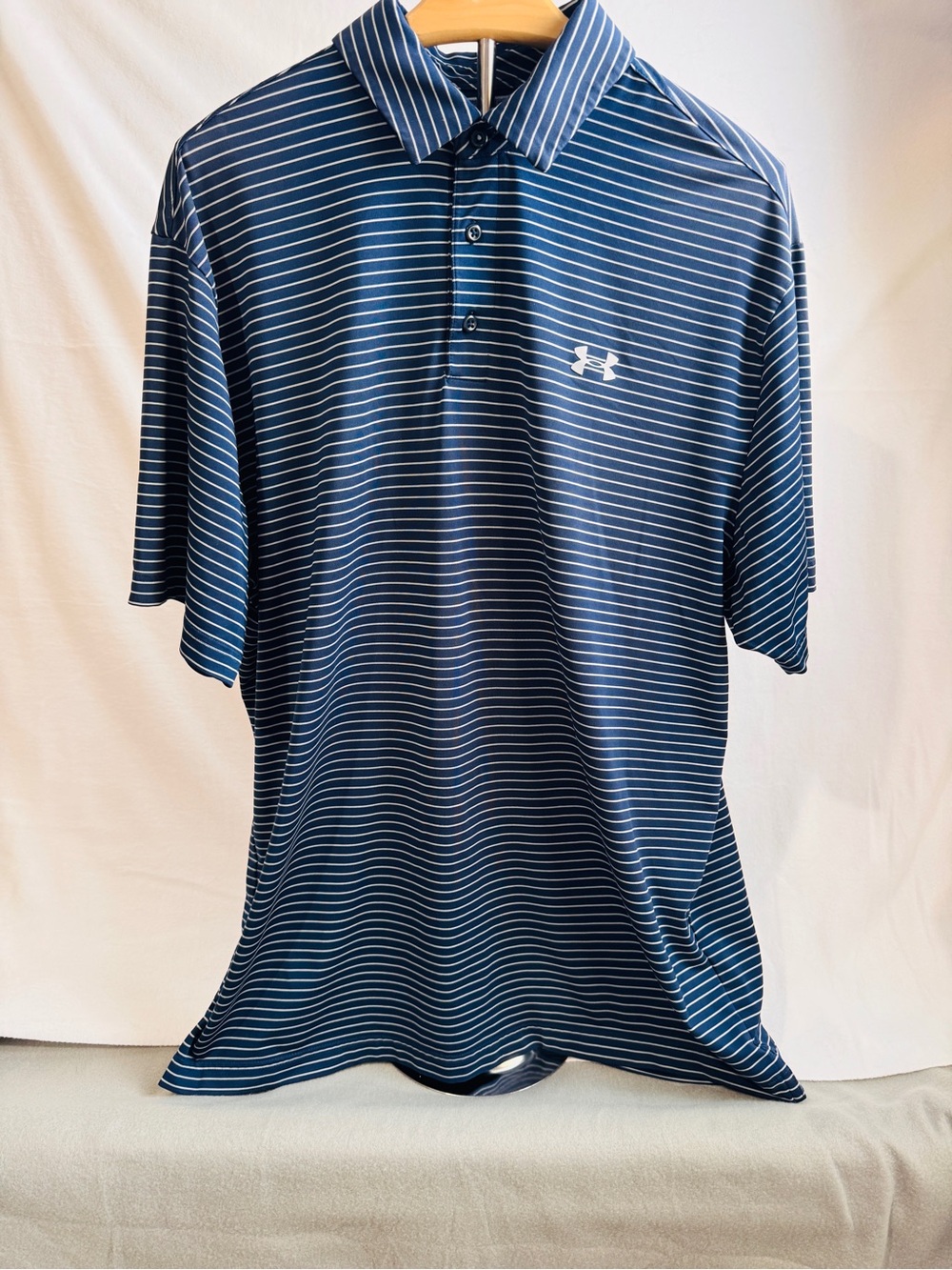Under‎ Armour Men's XL Navy White Striped Performance Polo Shirt HeatGear Golf